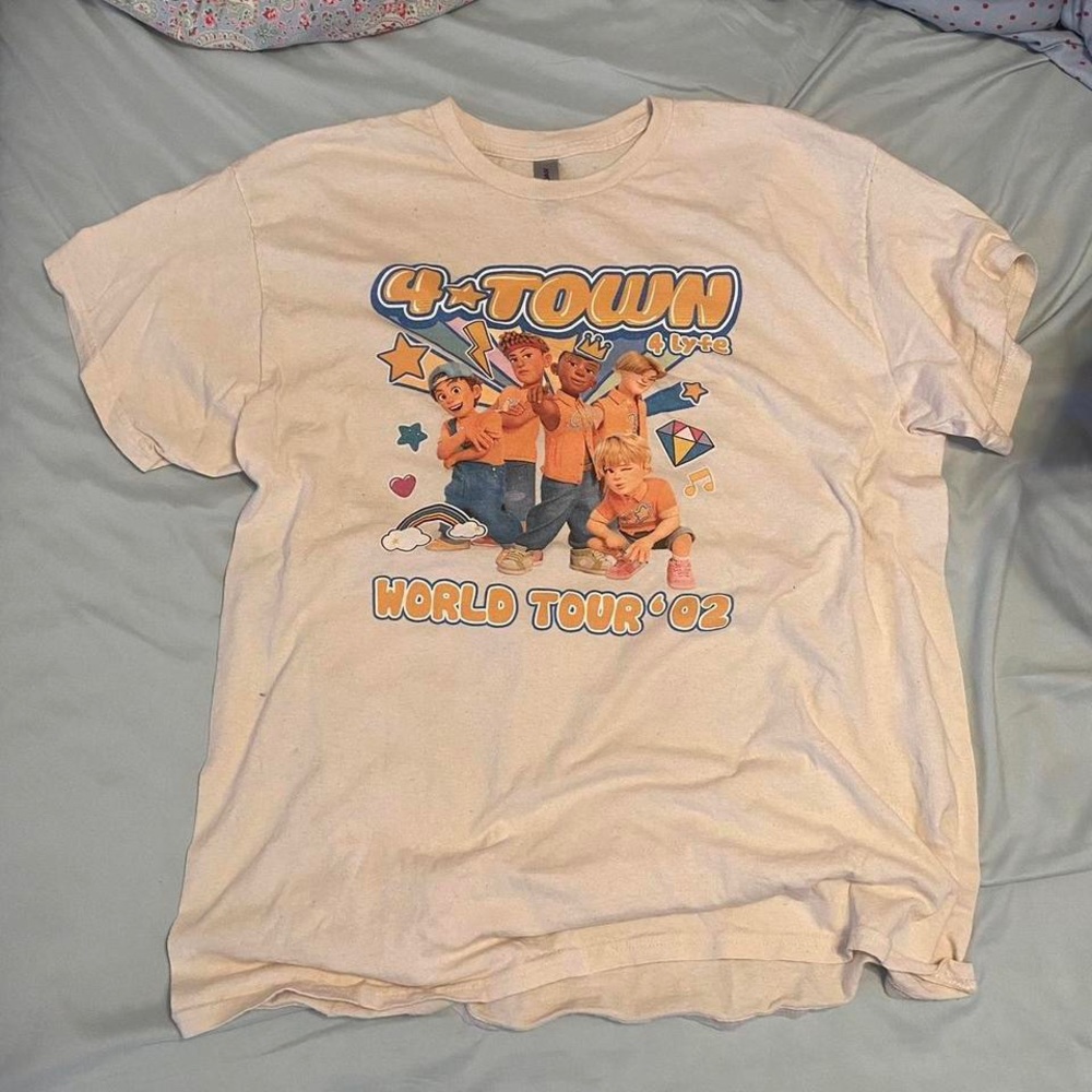 Turning Red 4Town Tour graphic tee